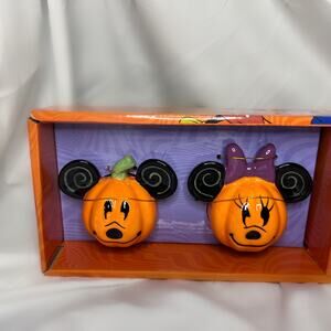 Minnie and Mickey Salt and Pepper Shaker “Pumpkin Mickey” Disney NWT
